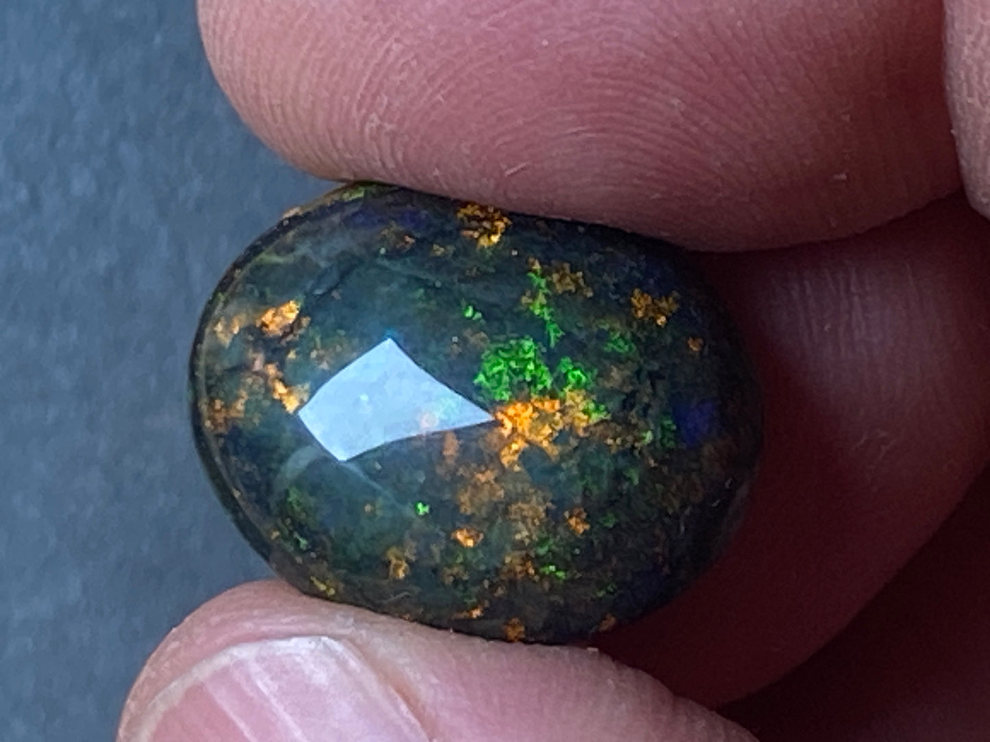 9.4 Carats, Australian Polished Black Boulder Matrix Stone, Full Colour Spectrum