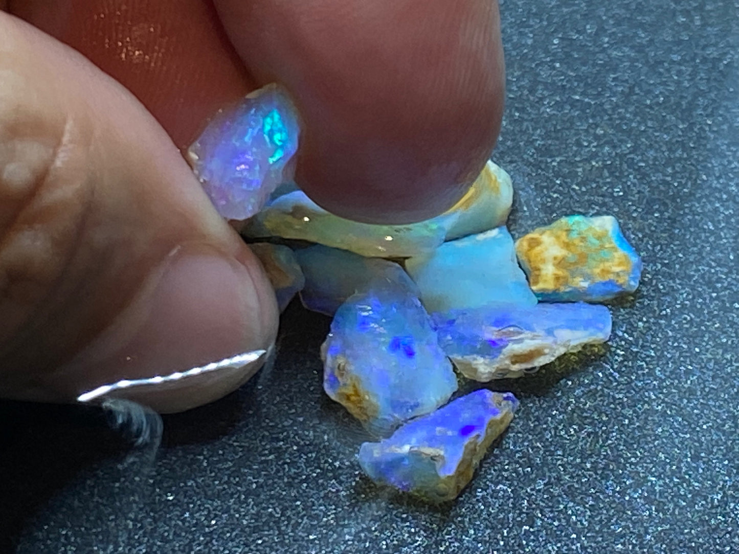 23 Cts Natural Australian Crystal Opal Parcel, Small Stones, In The Rough Coober Pedy