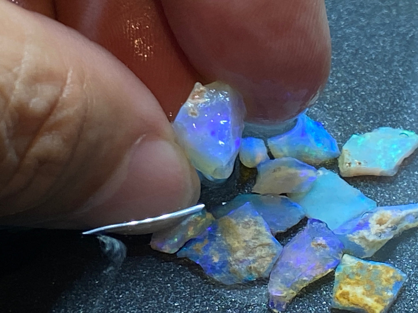 23 Cts Natural Australian Crystal Opal Parcel, Small Stones, In The Rough Coober Pedy