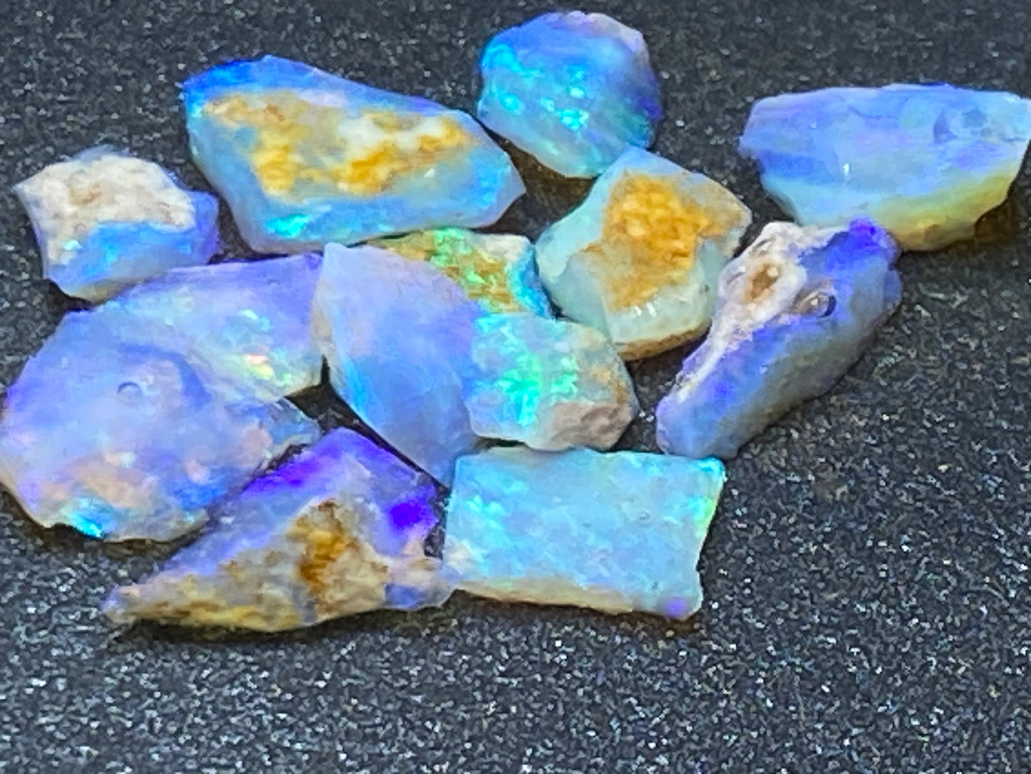 23 Cts Natural Australian Crystal Opal Parcel, Small Stones, In The Rough Coober Pedy