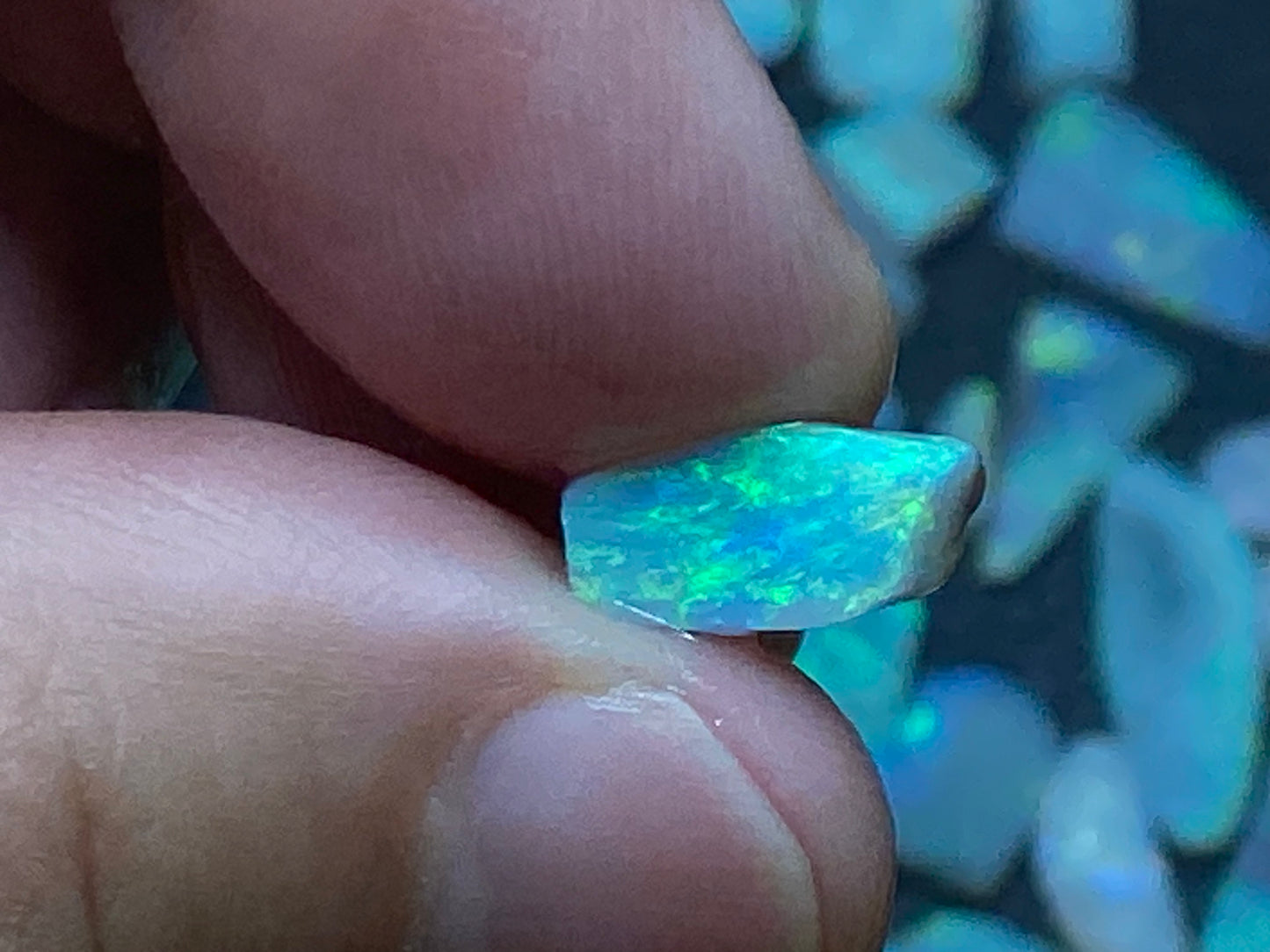 120 克拉天然澳大利亚蛋白石包裹,47 颗宝石,磨砂/原石,混合原矿