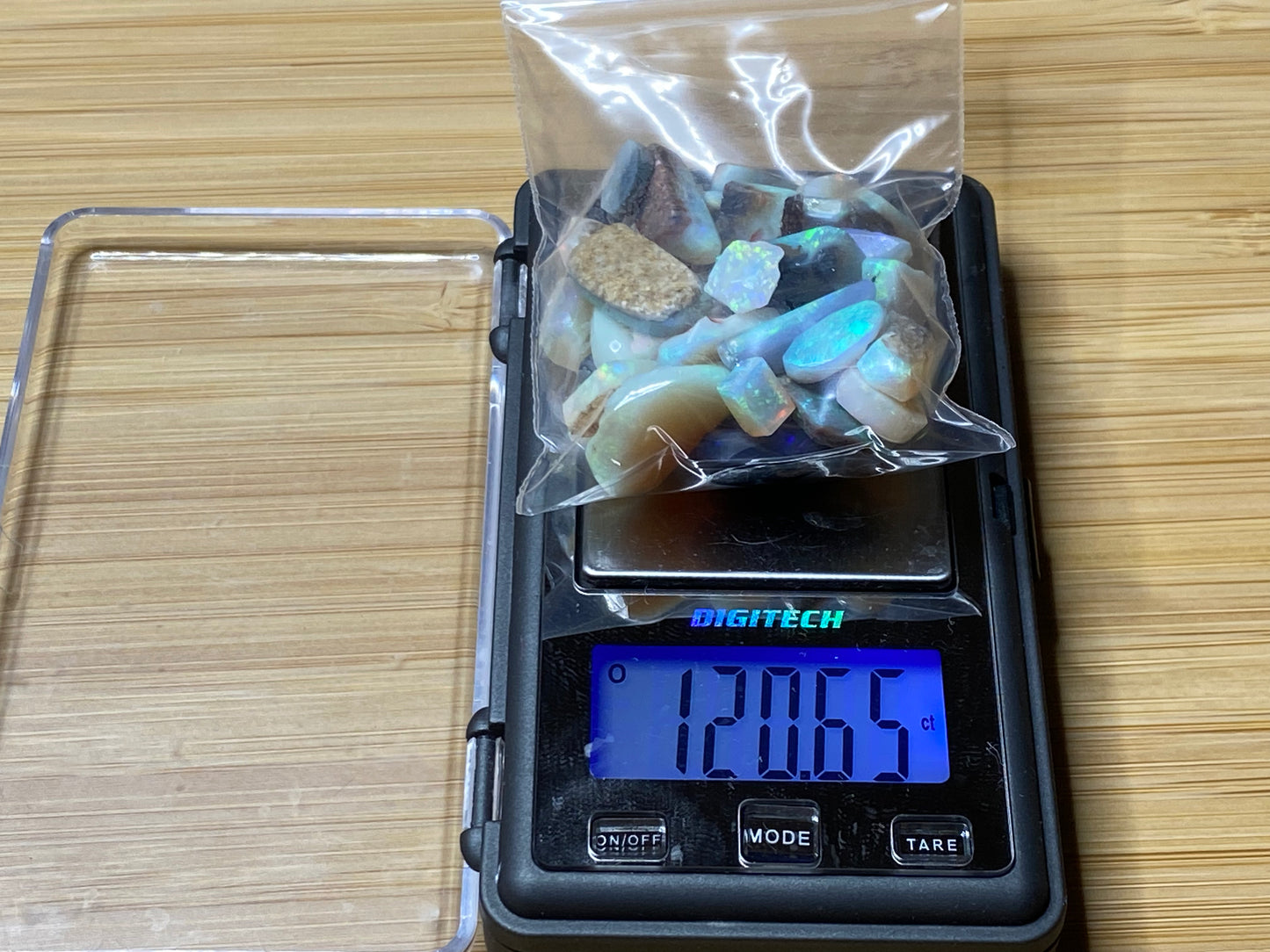120 克拉天然澳大利亚蛋白石包裹,47 颗宝石,磨砂/原石,混合原矿