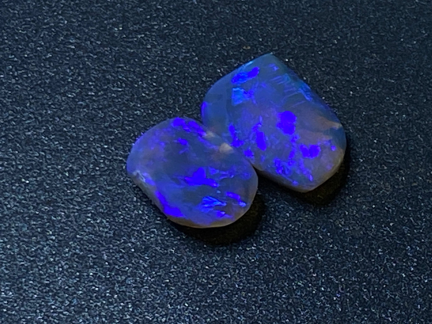 32 克拉天然澳大利亚蛋白石包裹,黑水晶诺比斯,闪电山脊