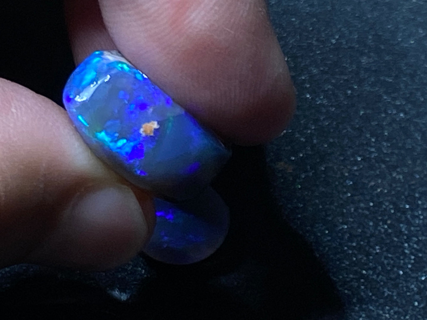 32 克拉天然澳大利亚蛋白石包裹,黑水晶诺比斯,闪电山脊