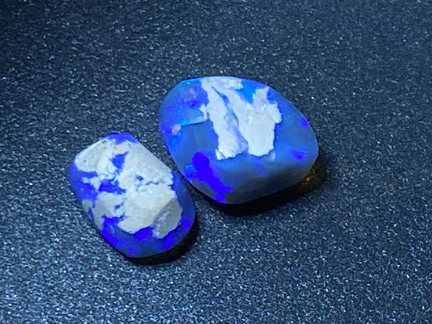32 克拉天然澳大利亚蛋白石包裹,黑水晶诺比斯,闪电山脊