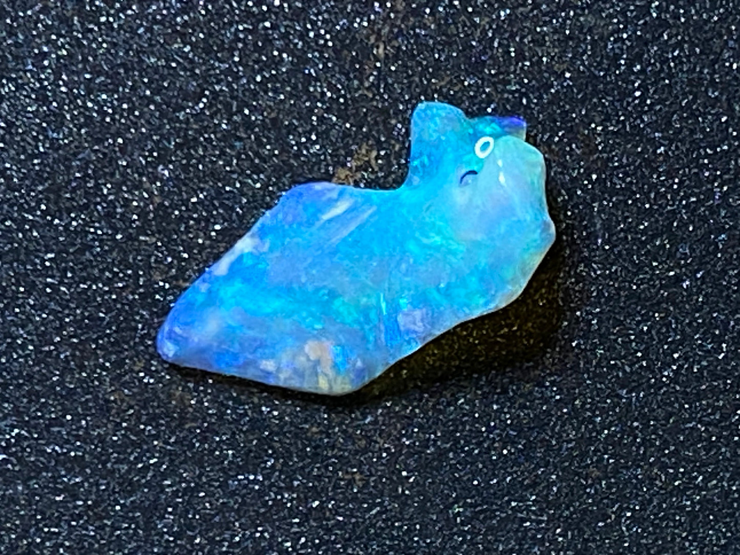 3.8 克拉,天然澳大利亚蛋白石水晶壳,原石/磨擦,壮观的绿色和蓝色。