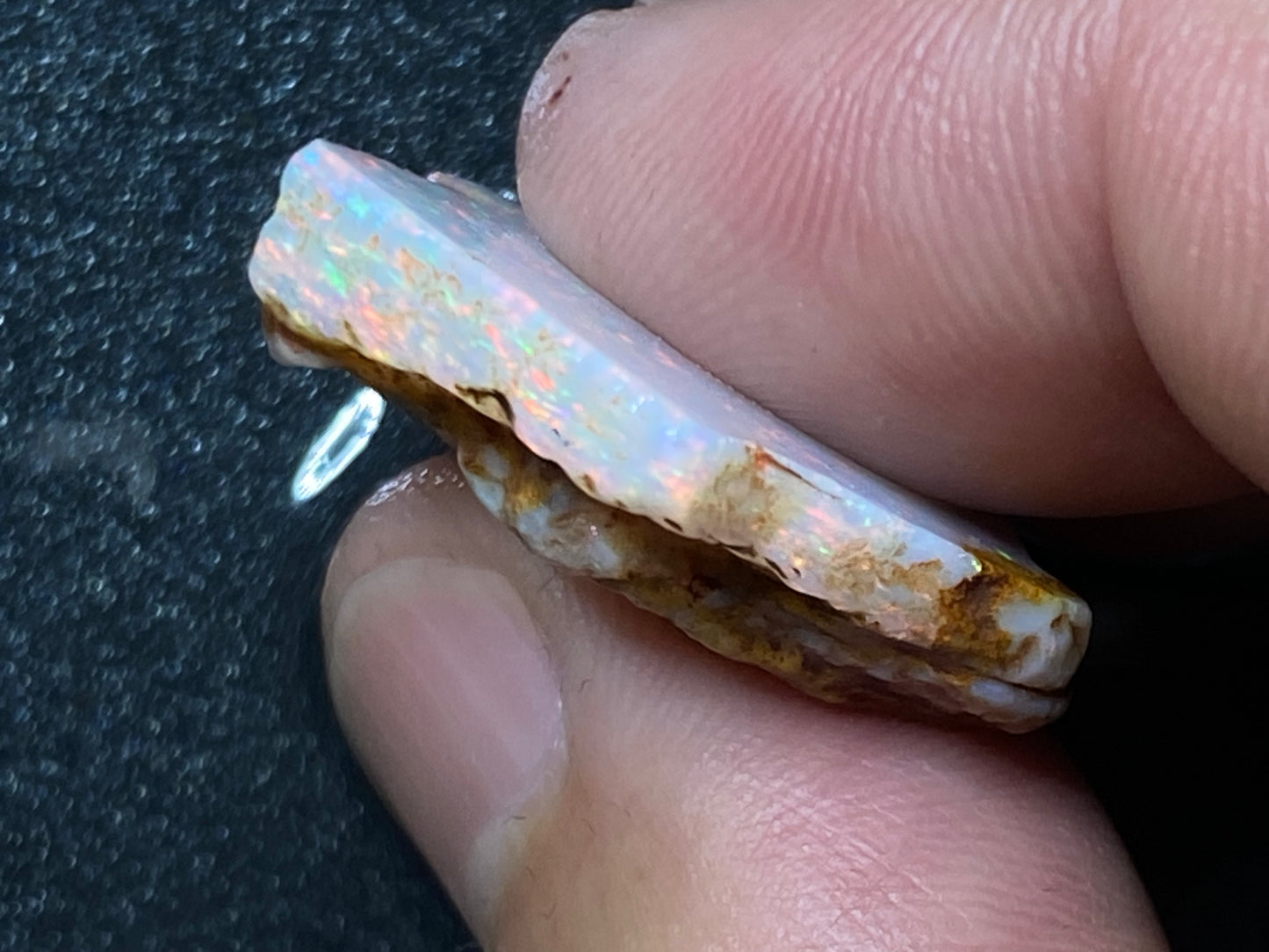 28 克拉天然澳大利亚蛋白石,AAA 库伯佩迪水晶宝石原石