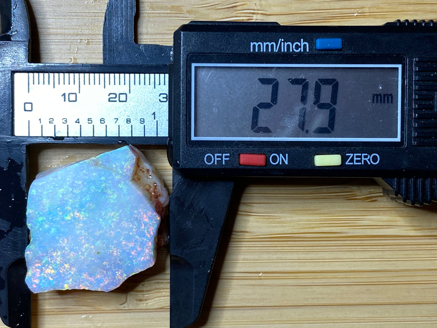 55 克拉天然澳大利亚水晶蛋白石,库伯佩迪原石/磨砂,AAA 品质。