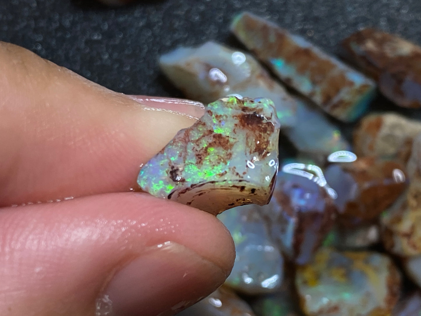 1oz Natural Australian Opal Stone Parcel, Lambina In The Rough, Small Bright Stones
