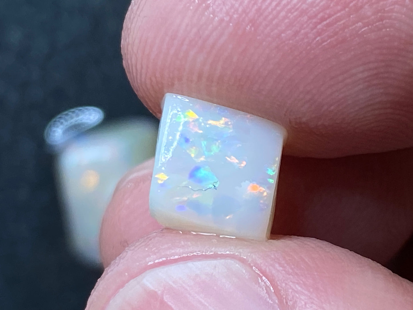 20 克拉天然澳大利亚蛋白石包裹,8 颗宝石,磨料,蛋白石谷,大量红宝石。