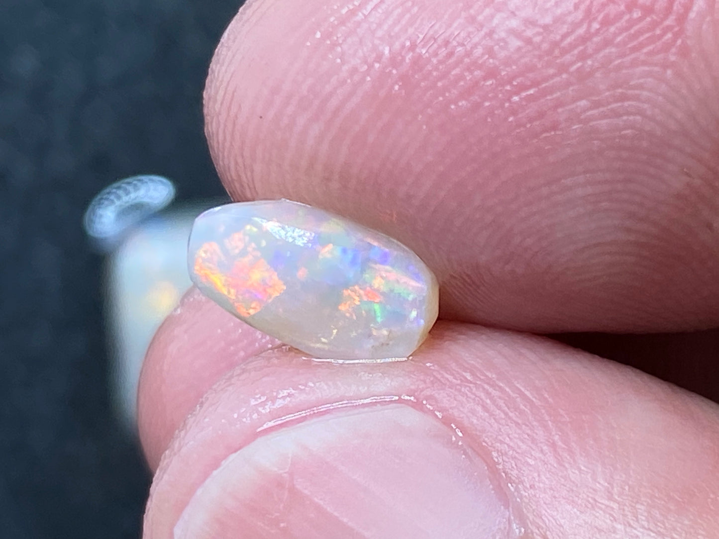 20 克拉天然澳大利亚蛋白石包裹,8 颗宝石,磨料,蛋白石谷,大量红宝石。