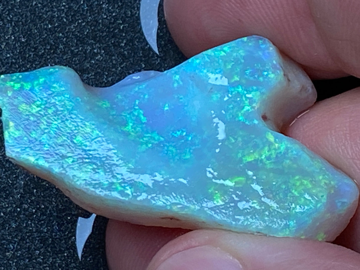 40 Cts, Natural Australian Crystal Opal, Coober Pedy In The Rough, AAA Grade