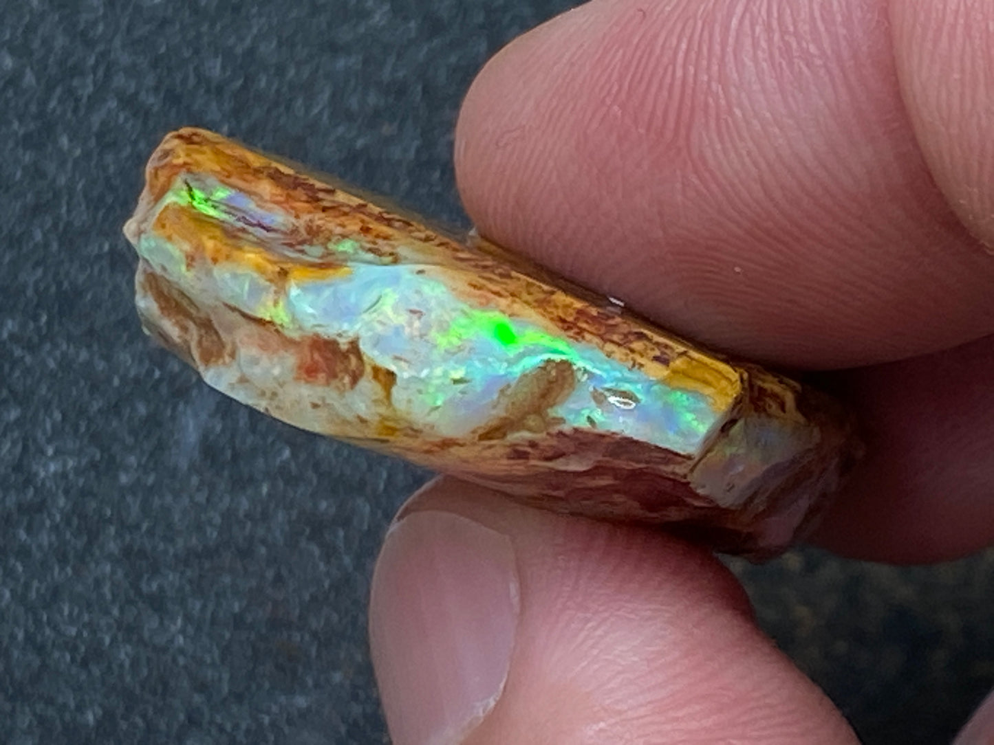 37 Cts, Natural Australian Crystal Opal, Coober Pedy In The Rough, AAA Grade