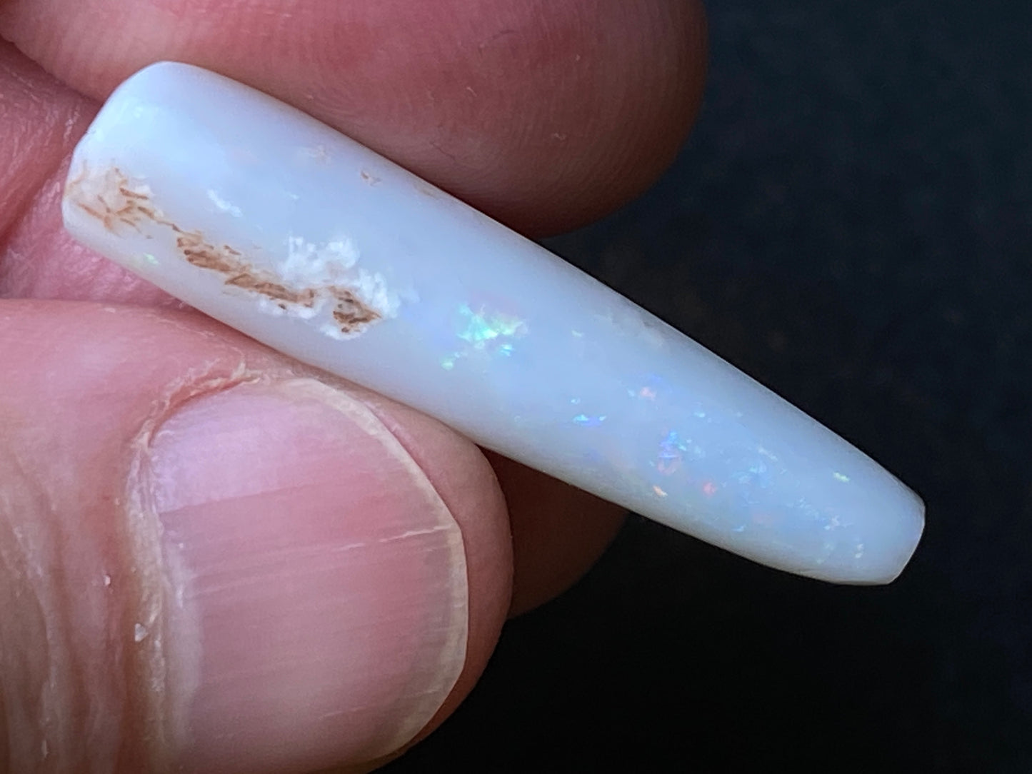 2.2 克天然澳大利亚白蛋白石,原石,红色和绿色