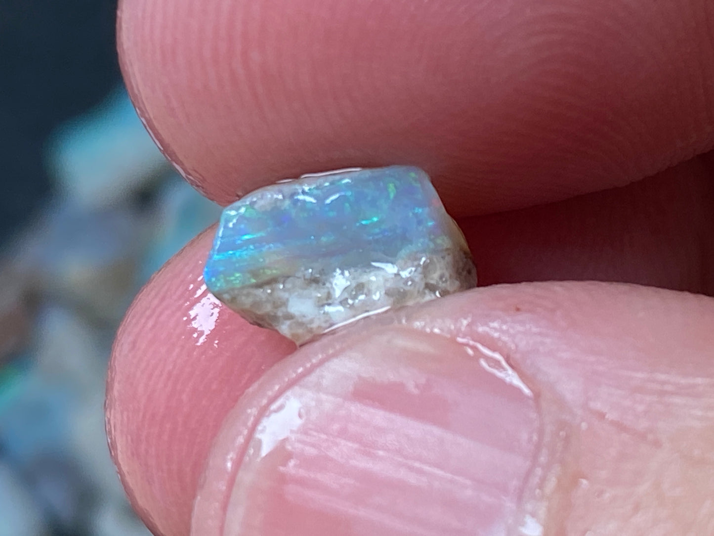 1 oz Australian Opal Parcel, Mintabi Very Small Stones And Chips. In The Rough.