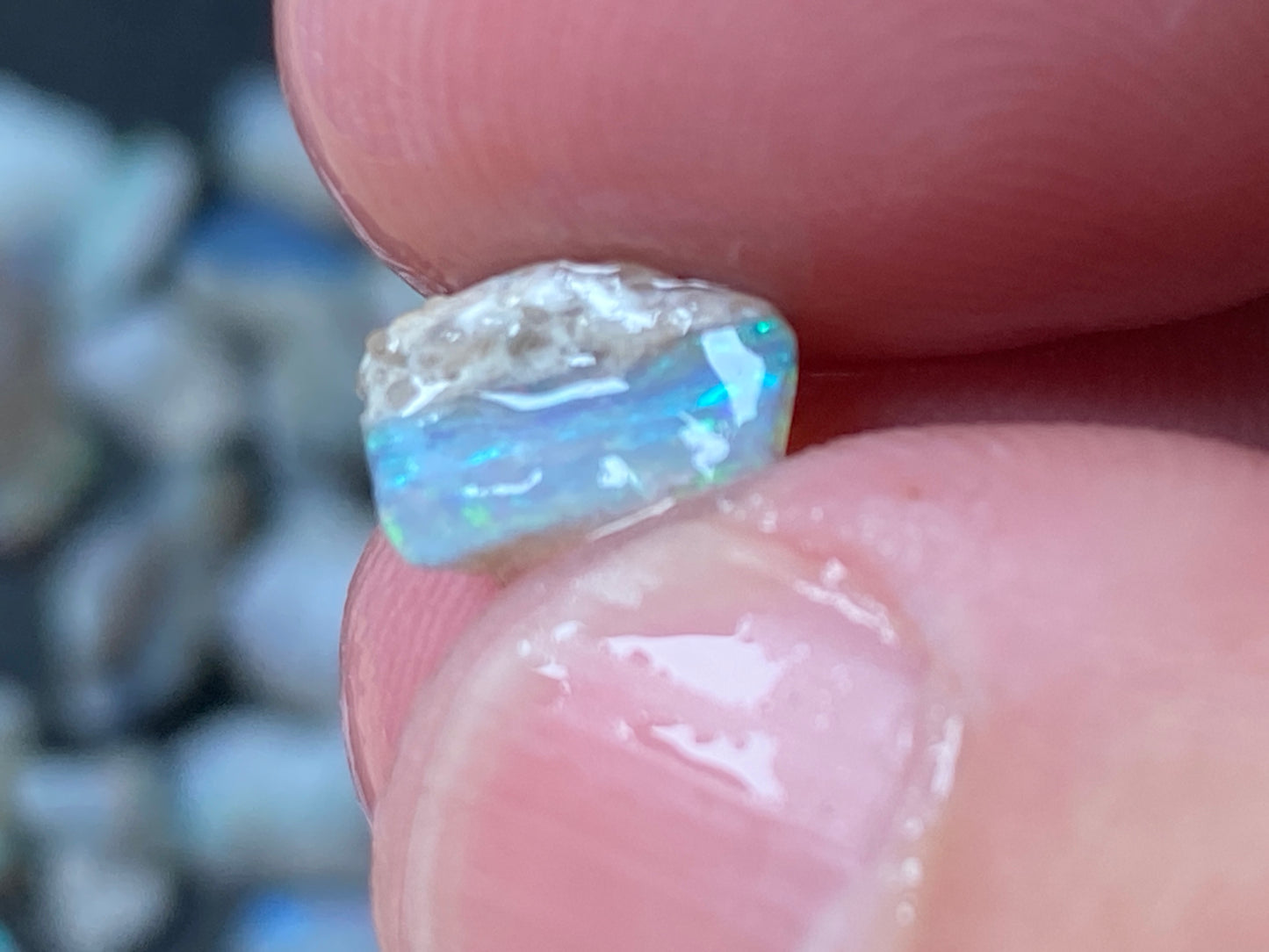 1 oz Australian Opal Parcel, Mintabi Very Small Stones And Chips. In The Rough.