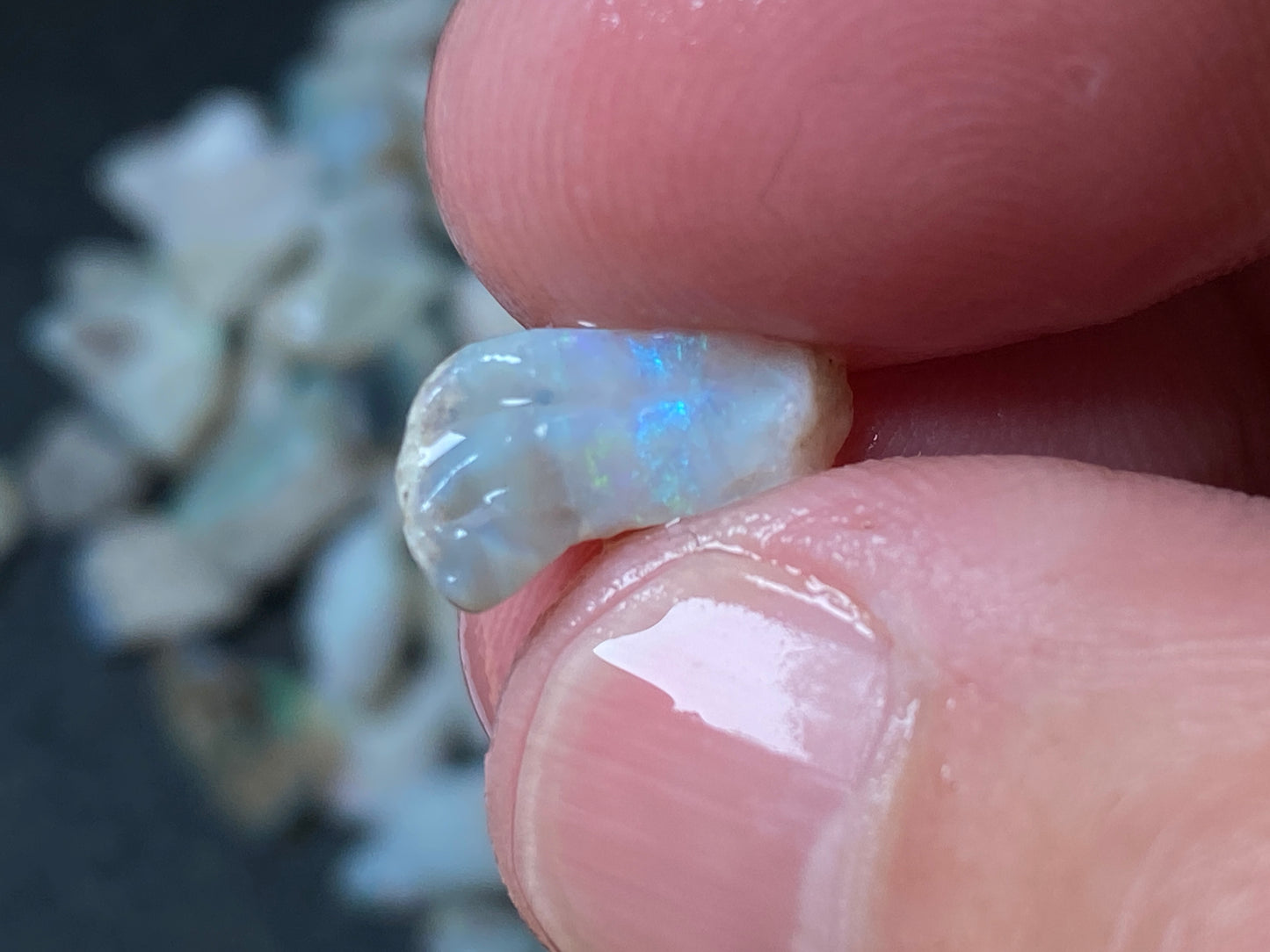 1 oz Australian Opal Parcel, Mintabi Very Small Stones And Chips. In The Rough.