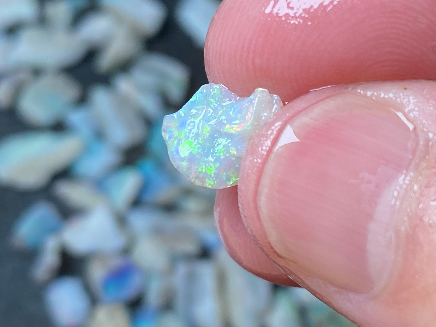 1 oz Australian Opal Parcel, Mintabi Very Small Stones And Chips. In The Rough.