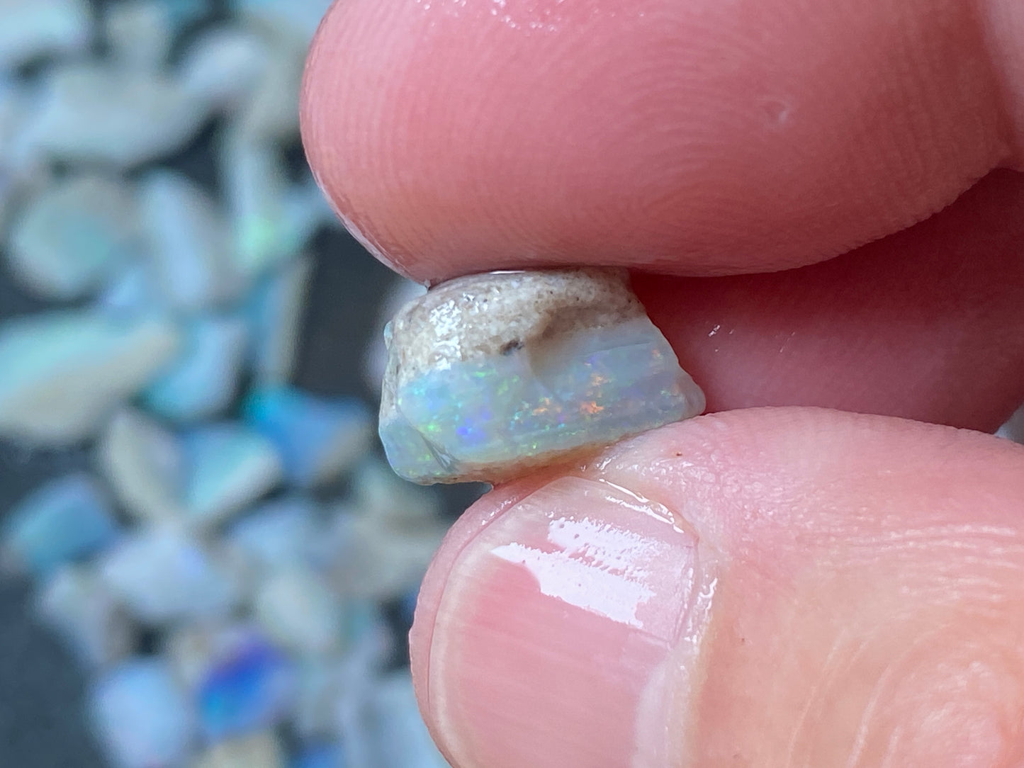 1 oz Australian Opal Parcel, Mintabi Very Small Stones And Chips. In The Rough.