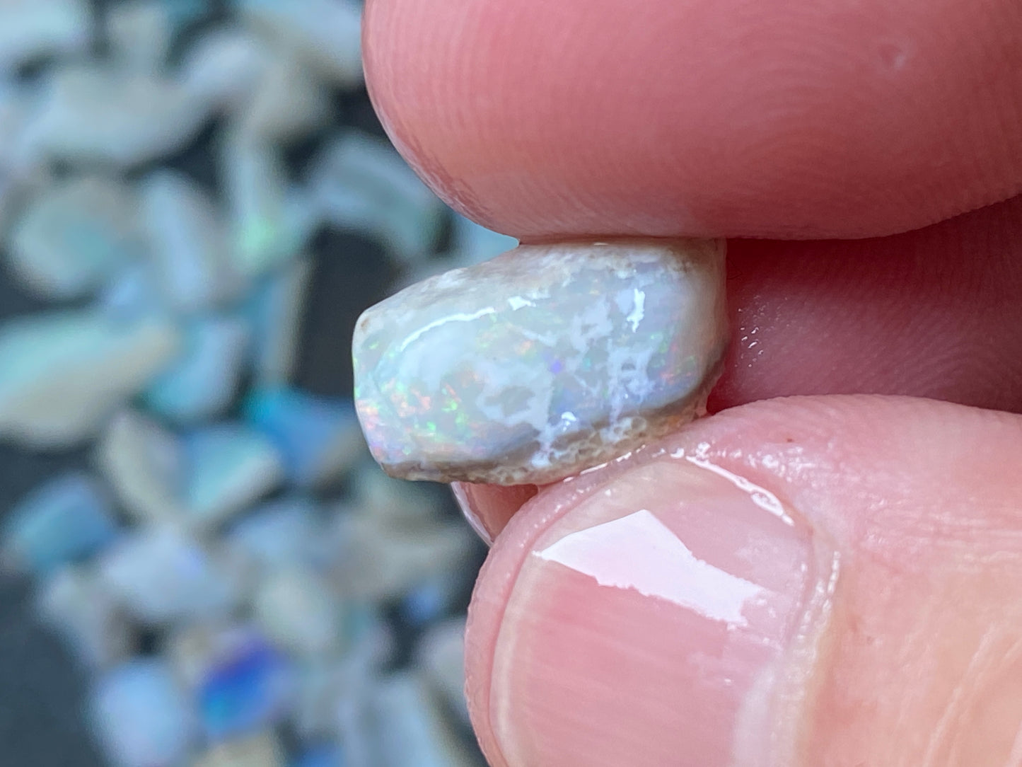 1 oz Australian Opal Parcel, Mintabi Very Small Stones And Chips. In The Rough.