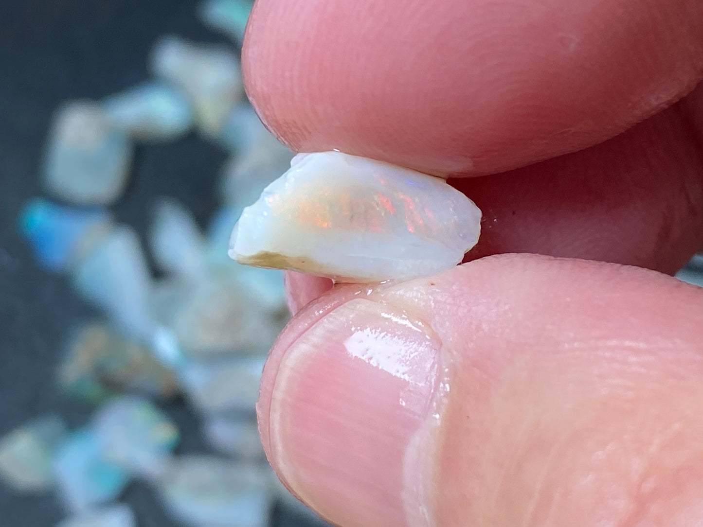 1 oz Australian Opal Parcel, Mintabi Very Small Stones And Chips. In The Rough.
