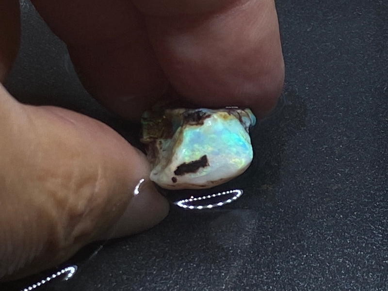 20 Cts Natural Australian Crystal Opal Stone, In The Rough, Reds and Greens