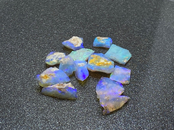 23 Cts Natural Australian Crystal Opal Parcel, Small Stones, In The Rough Coober Pedy