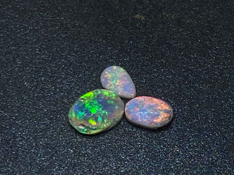 7.5 Cts Natural Australian Opal Rubs, 3 Stones Rub and Rough Form, Lightning Ridge and Mintabi Black.