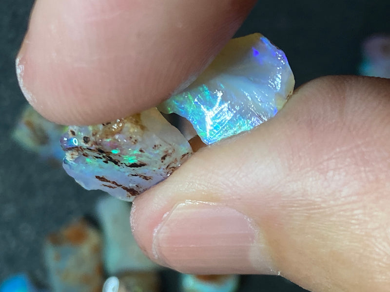 90 Cts Natural Australian Opal Parcel, 27 Small Stones, Lambina In The Rough, Bright