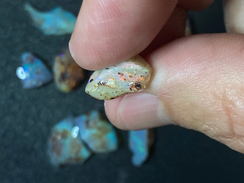 105 Cts Natural Australian Opal Parcel, 17 Small Stones, Lambina In The Rough, Bright