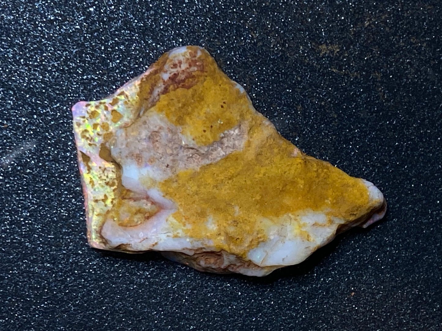 28 克拉天然澳大利亚蛋白石，AAA 库伯佩迪水晶宝石原石