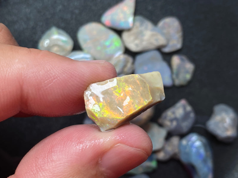 1oz Natural Australian Opal Parcel, Lightning Ridge, In The Rough, Many Stones With Colour