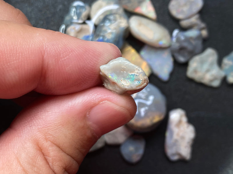 1 盎司天然澳大利亚蛋白石包裹，闪电山脊，原石，许多宝石带颜色