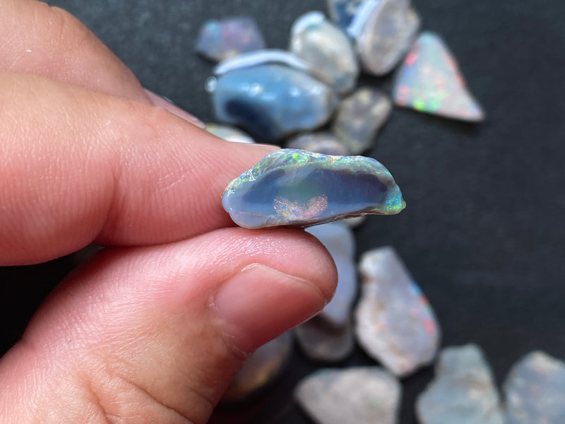 1 盎司天然澳大利亚蛋白石包裹，闪电山脊，原石，许多宝石带颜色