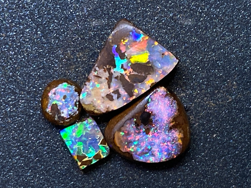 23 CTS 天然澳大利亚蛋白石包裹，博尔德蛋白石 4 次磨擦，色彩绚丽
