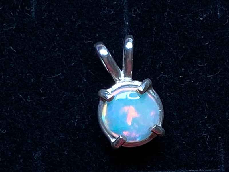 2.5ct Natural Australian Crystal Opal Pendant, Coober Pedy Reds in Sterling Silver