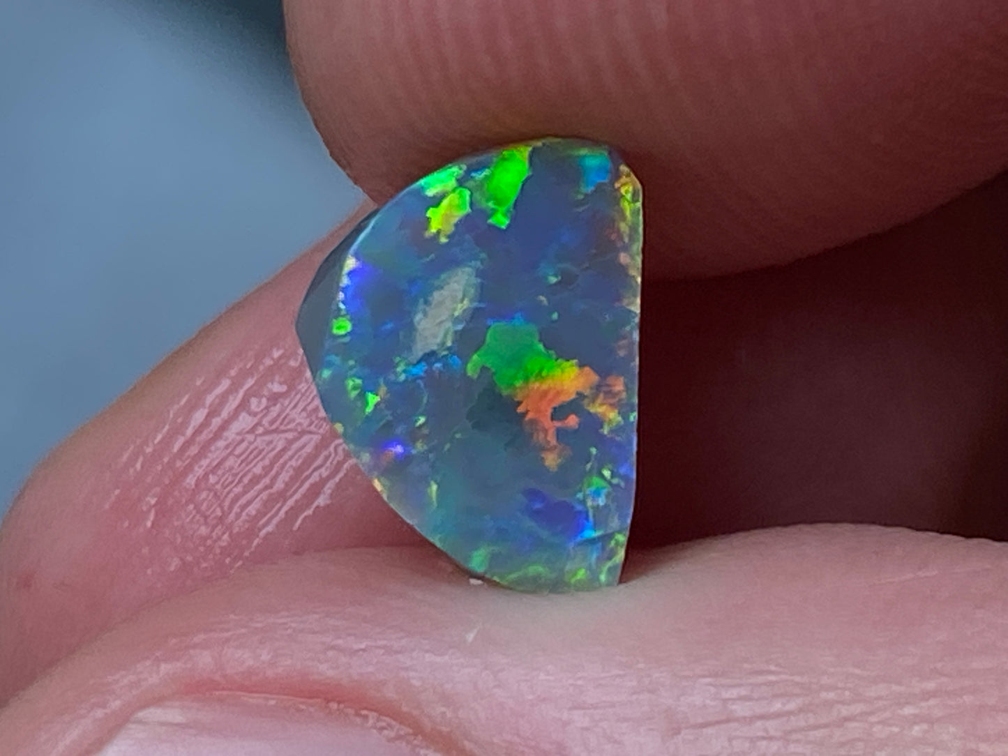 4.9 Cts Lightning Ridge Opal Rub Parcel, 4 Rubs, Black And Dark, Greens, Blues And Reds